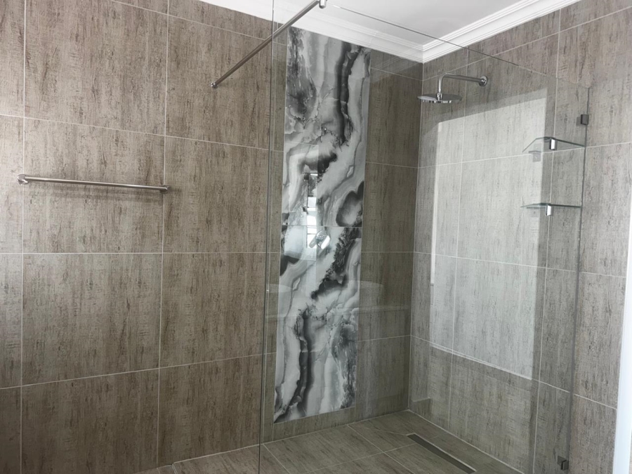 4 Bedroom Property for Sale in Wavecrest Eastern Cape